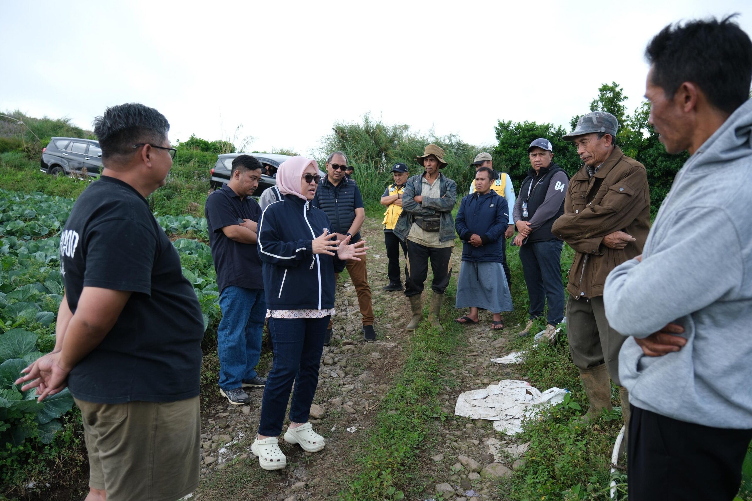 Tinjau Pengaspalan Tiga Ruas Jalan di Tinggimoncong, Bupati Talenrang Dorong Akses Pertanian dan Wisata Lebih Baik