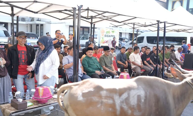 Momentum Iduladha, Pemkot Makassar Tebar Kepedulian Lewat Penyembelihan 9 Sapi Kurban