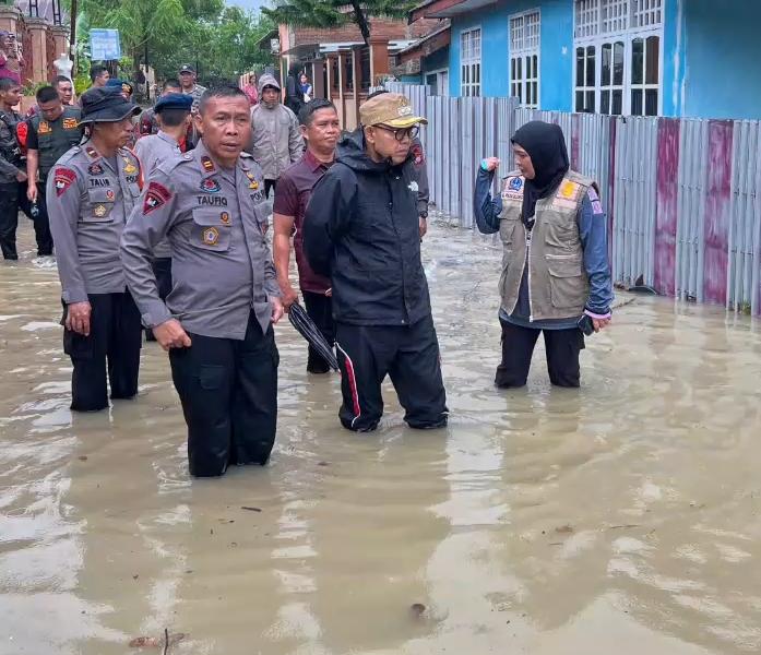 Wabup Bone Andi Akmal Pasluddin Turun Langsung Pantau Banjir, Posko Siaga Darurat Disiapkan