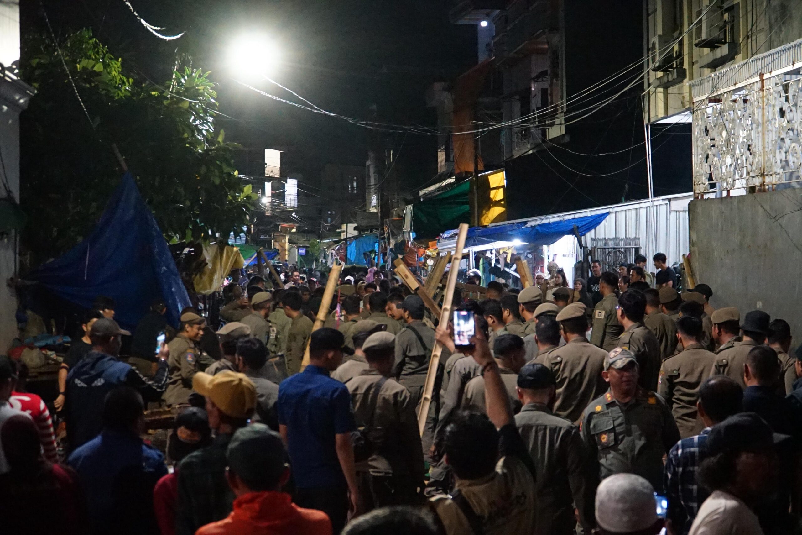 Puluhan Tahun Semrawut, Pasar Tumpah di Jalan Veteran Makassar Akhirnya Ditertibkan