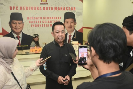 Sambil Silaturahmi DPC Gerindra Makassar Salurkan Daging Kurban