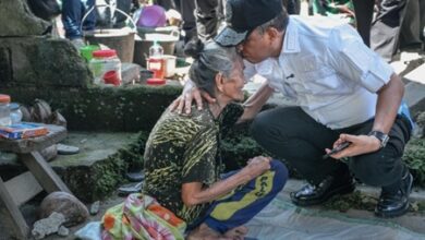 Kunjungi Lima Desa Terdampak Gempa di Sigi, Gubernur Anwar Hafid Pastikan Kebutuhan Warga Terpenuhi