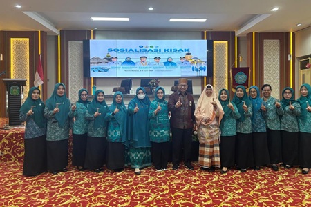 Melalui Sosialisasi KISAK, TP PKK Sulsel Perkuat Tertib Administrasi Kependudukan di Lutim