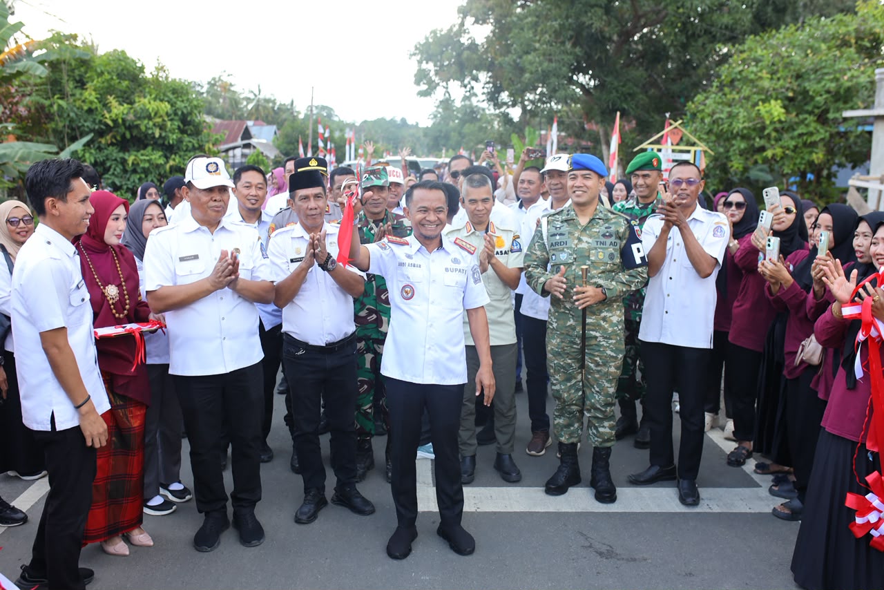 Bupati Bone Andi Asman Sulaiman Resmikan Jalan Lapeccang-Lonrong, Warga Kini Nikmati Akses Mulus