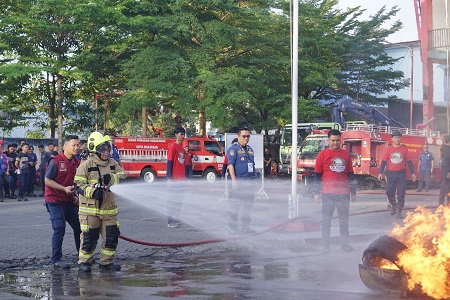 API BAHARI Jadi Inovasi Damkarmat Makassar, Warga Pesisir Dilatih Hadapi Kebakaran dan Bencana