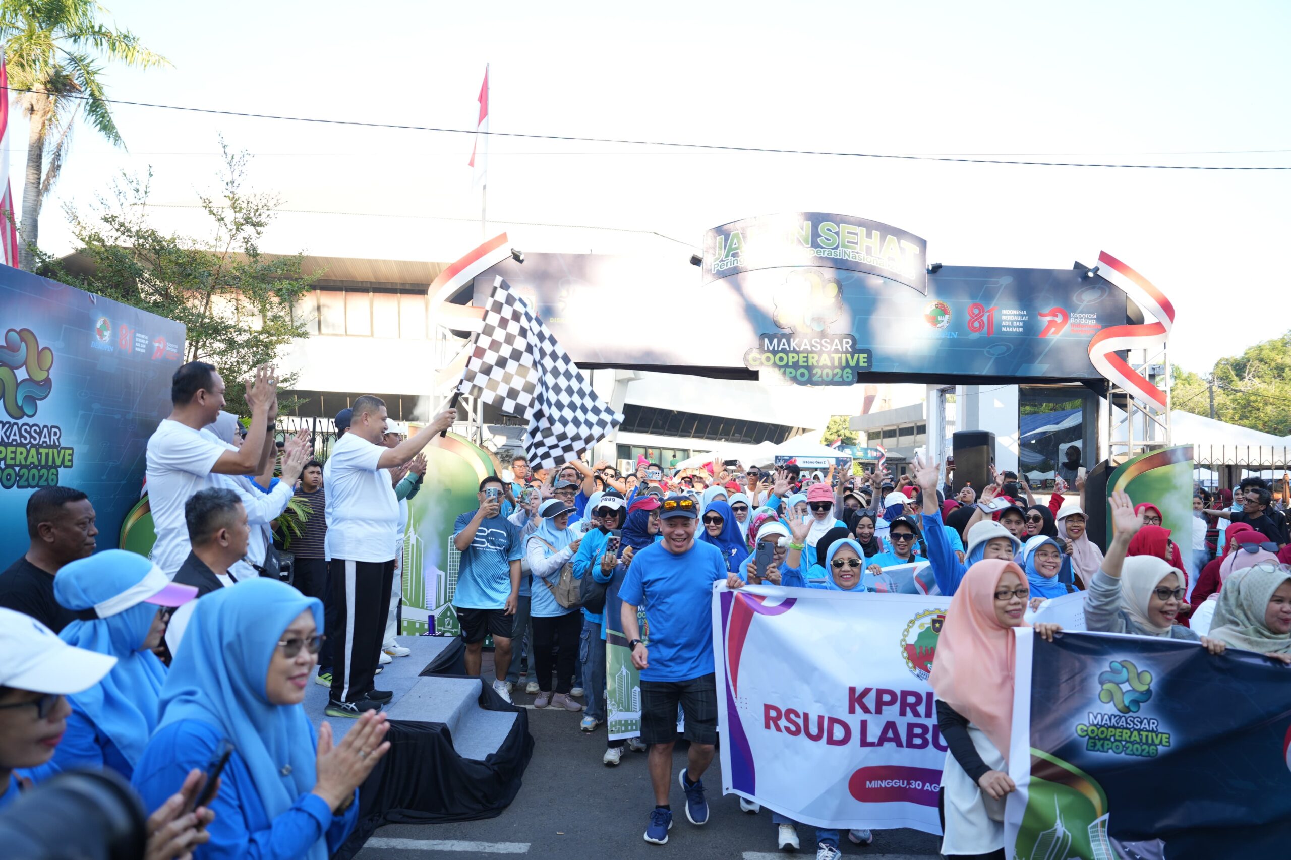 Wali Kota Appi Lepas Ribuan Peserta PPNI Fun Run dan Jalan Sehat Gerakan Koperasi di Makassar