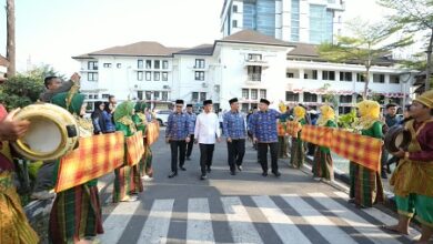 1.157 Peserta dari 38 Provinsi dan 79 Kementerian-Lembaga Ikuti Defile MTQ KORPRI di Makassar