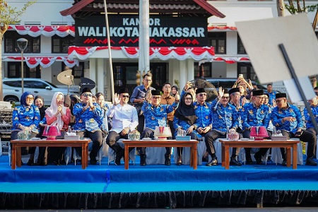 Saksikan Pawai Taaruf, Gubernur Sulsel Sambut 117 Kontingen MTQ VIII KORPRI Nasional 2026