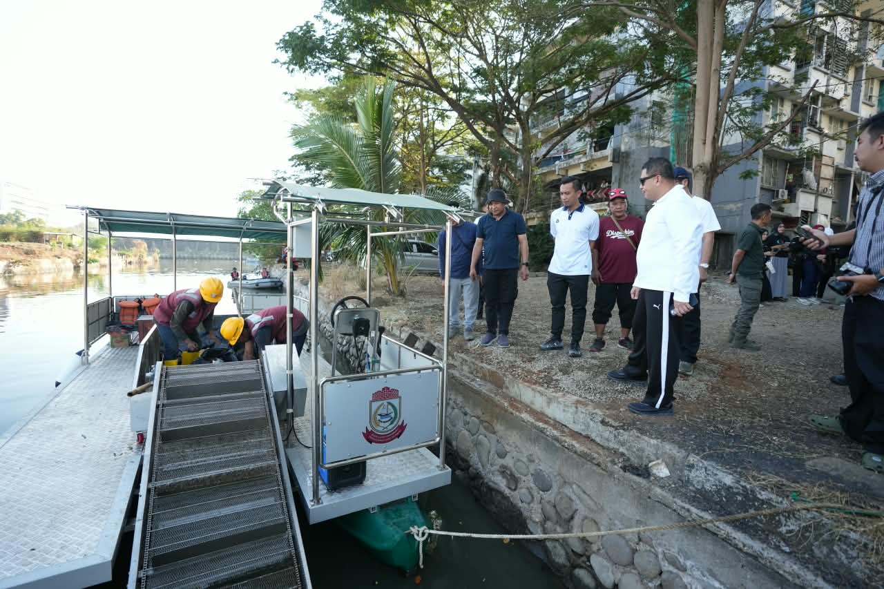 Munafri Pimpin Bersih-Bersih Kanal, Tekankan Kebersihan Harus Jadi Kebiasaan
