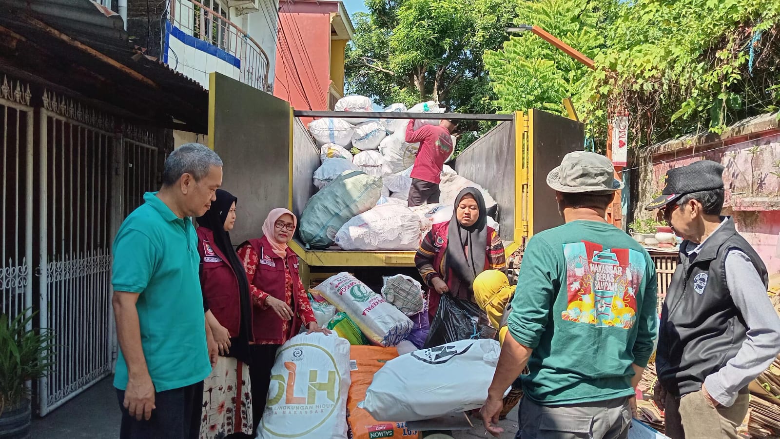 Menteri Hukum Supratman Pimpin Upacara HUT ke-48 Kota Palu, Puji Kota Makin Bersih dan Tertata