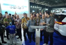 55 Tahun Toyota di Indonesia, Land Cruiser 300 Hybrid EV dan bZ4X Touring Meluncur di GIIAS Makassar 2026