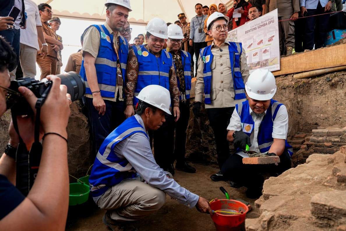 Bersama Menteri Kebudayaan Fadli Zon, Gubernur Sulsel Andi Sudirman Letakkan Batu Pertama Revitalisasi Benteng Somba Opu