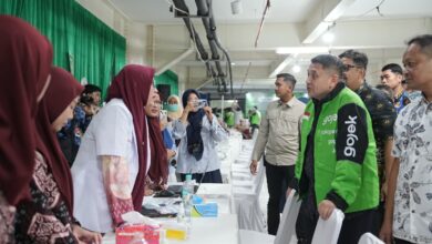 Sapa Pengemudi Gojek, Munafri Tekankan Pentingnya Cek Kesehatan dan Jaminan Sosial