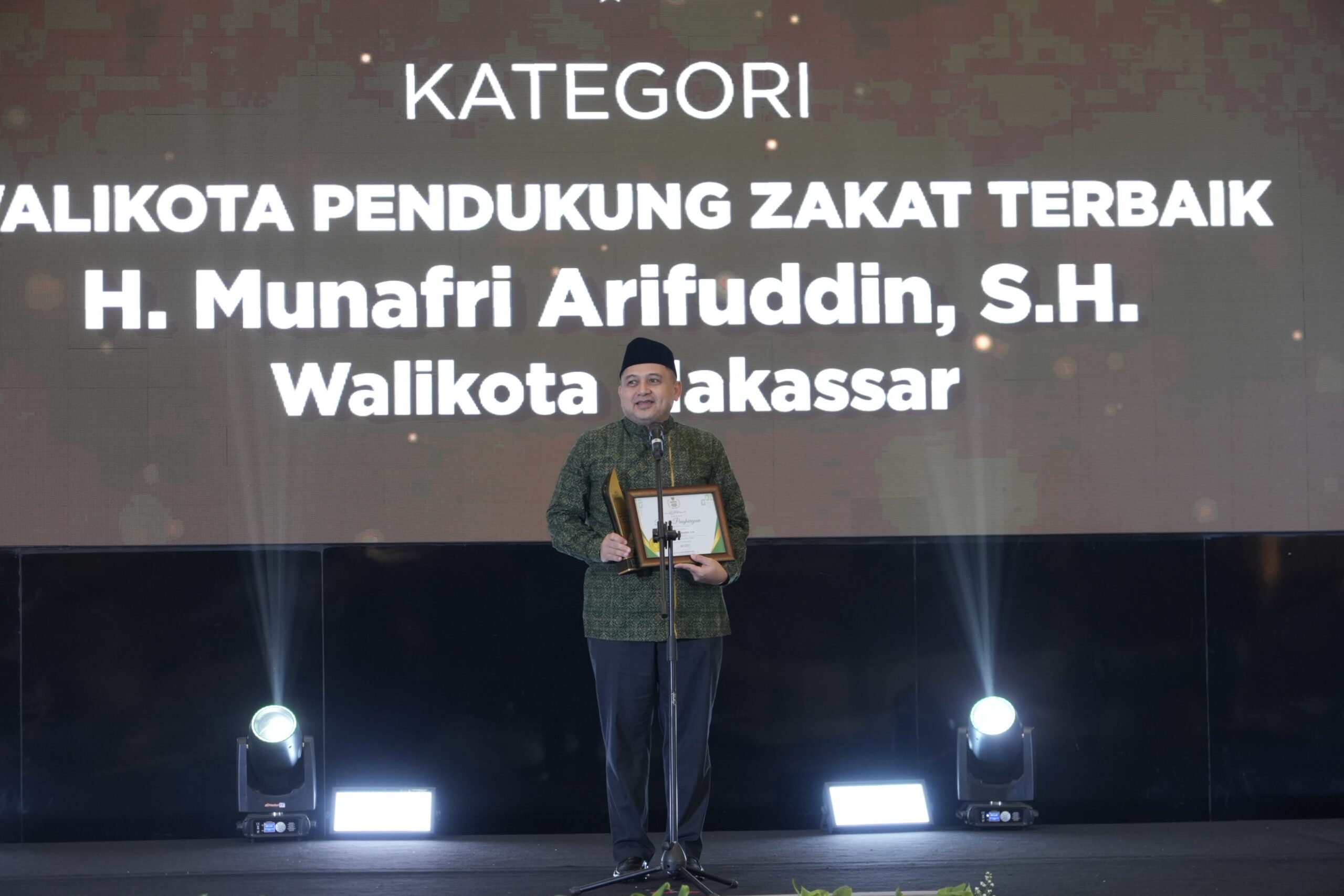 Dukung Pengelolaan Zakat Terbaik, Wali Kota Appi Raih Penghargaan Nasional dari Baznas RI