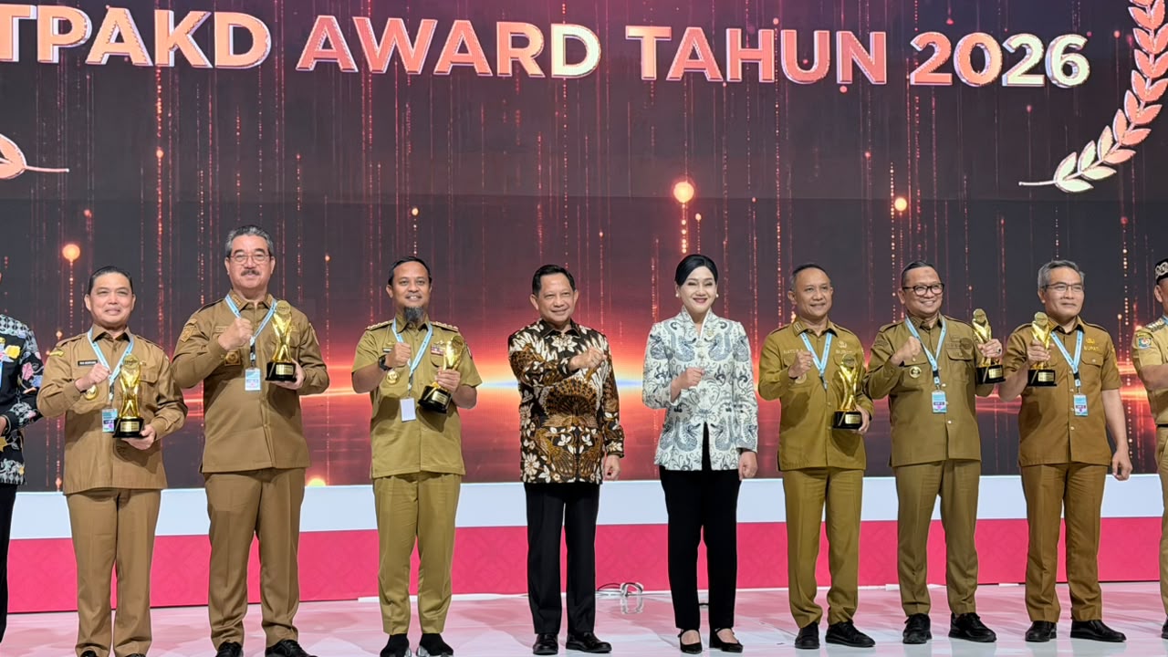 Gubernur Andi Sudirman Antarkan Sulawesi Selatan Raih Penghargaan TPAKD Award 2026