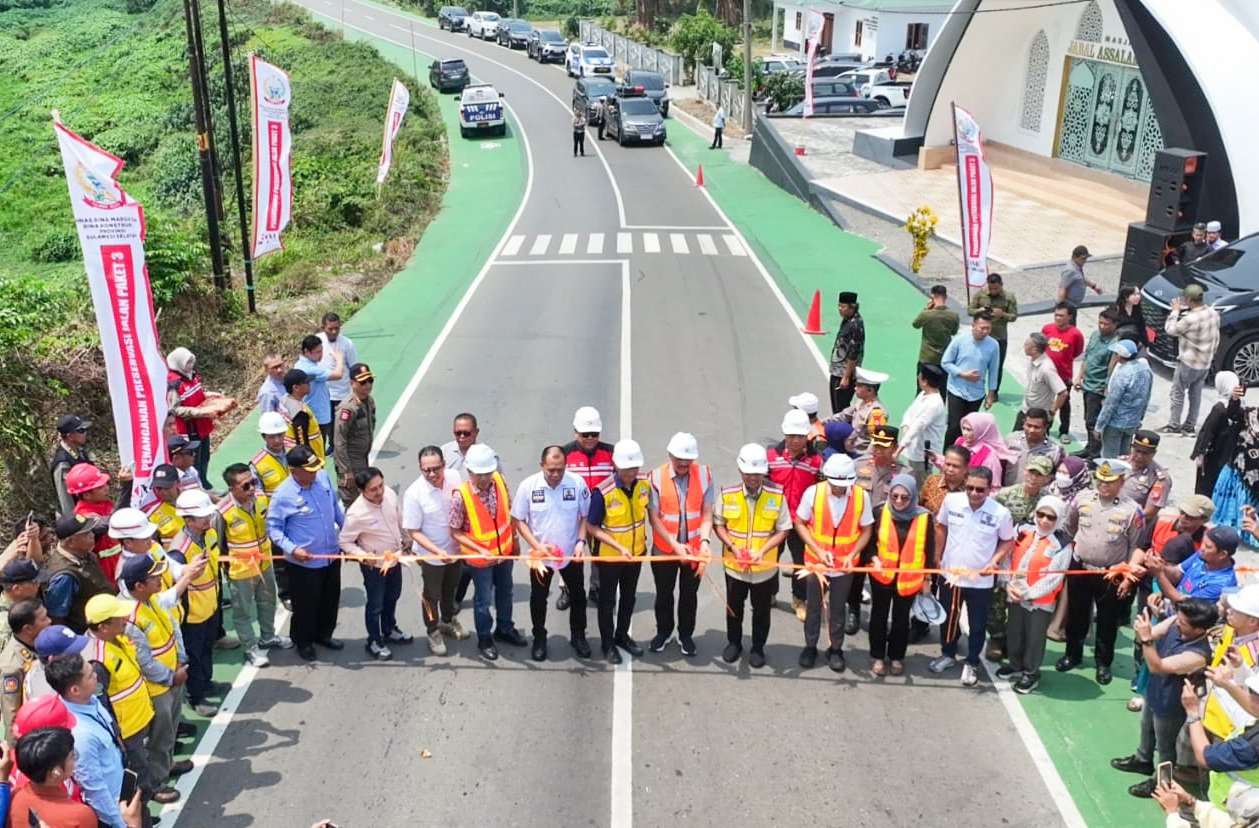 Gubernur Andi Sudirman Resmikan Ruas Jalan Paleteang–Malimpung–Kabere, Kemantapan Capai 100 Persen