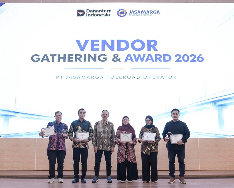 Kalla Transport & Logistic Raih Predikat Vendor Berkinerja Baik dari JMTO