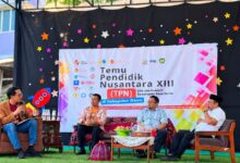 Linieritas Penting, Tetapi Guru Bukan Garis Lurus