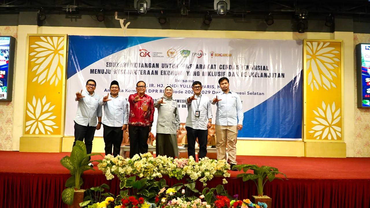 OJK Sulselbar dan Andi Yuliani Paris Edukasi Warga Maros, Tekankan Pentingnya Cakap Finansial