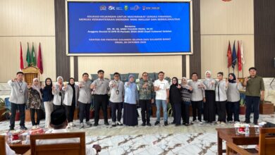 OJK Sulselbar dan Andi Yuliani Paris Edukasi Warga Sinjai, Ingatkan Bahaya Investasi Ilegal