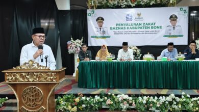 Salurkan Zakat BAZNAS, Andi Akmal Pasluddin Harap Mustahik Mandiri Secara Ekonomi