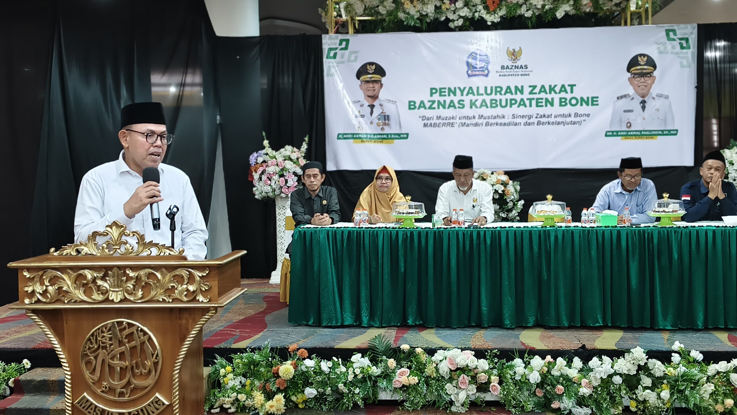 Salurkan Zakat BAZNAS, Andi Akmal Pasluddin Harap Mustahik Mandiri Secara Ekonomi